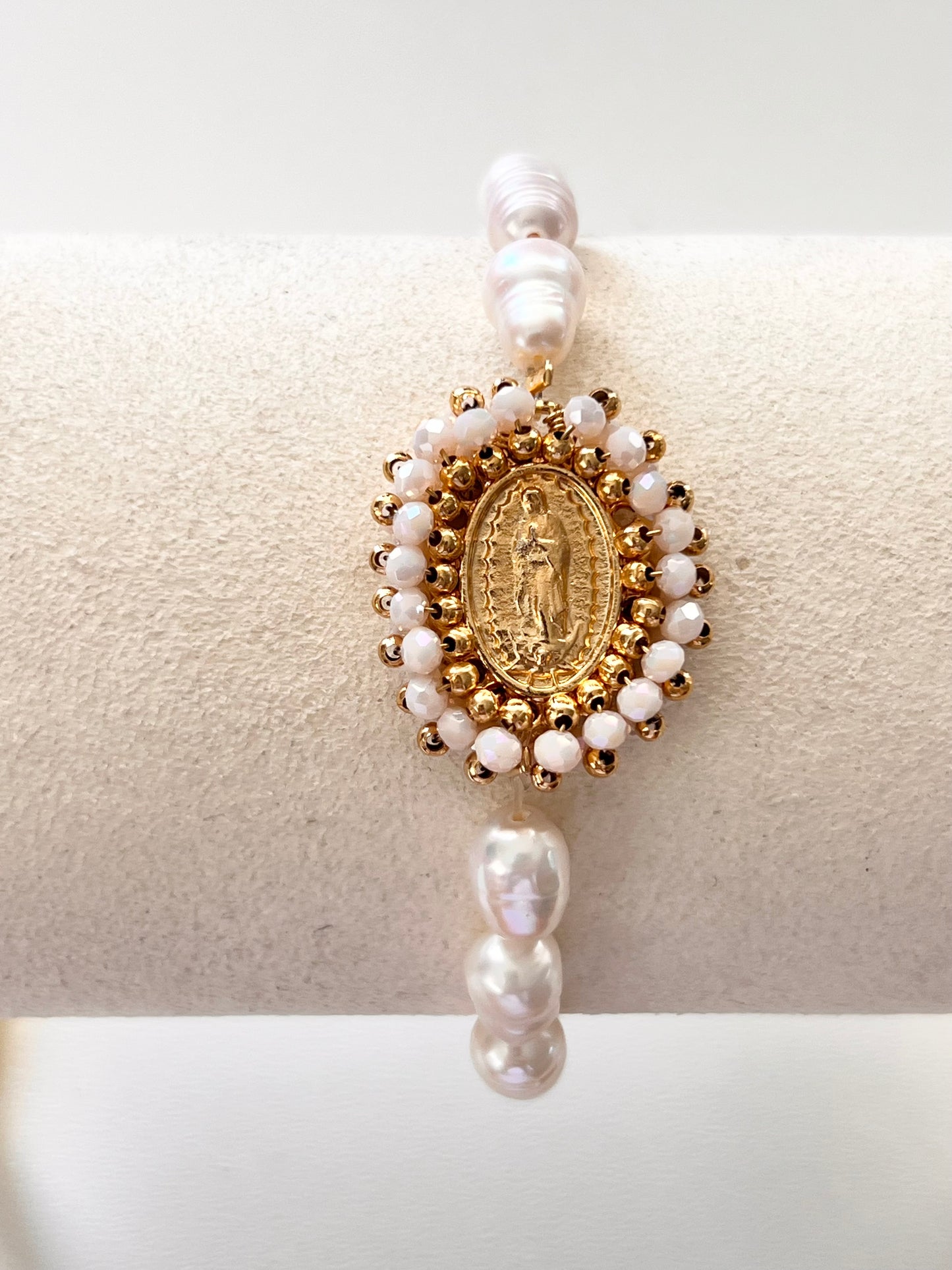 Virgin of Guadalupe thread bracelet with cultured pearl / 14k gold plated