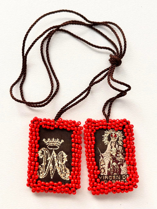 Escapulario bordado