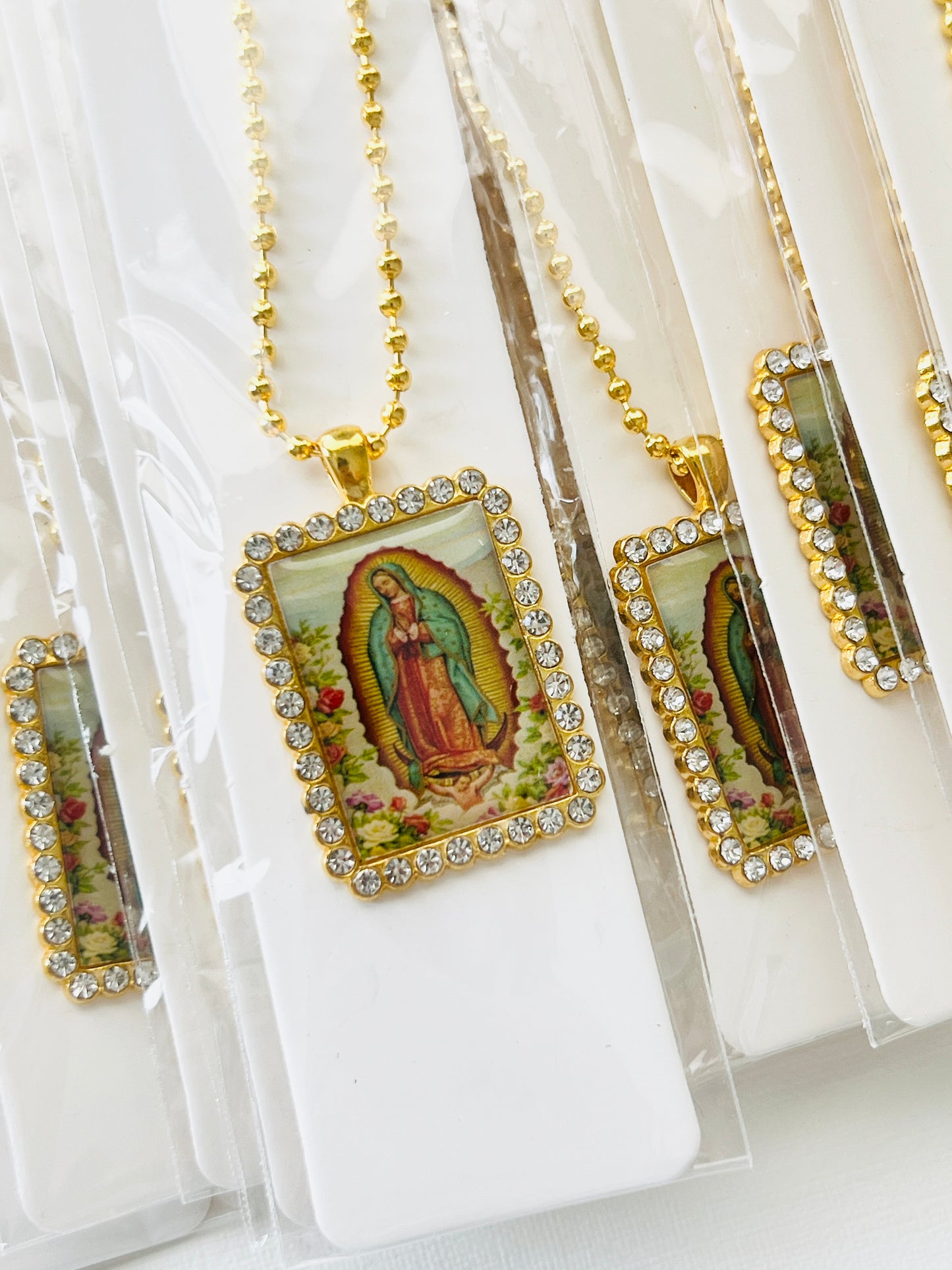 Docena set Cadena y Medalla Virgen de Guadalupe / Bisutería