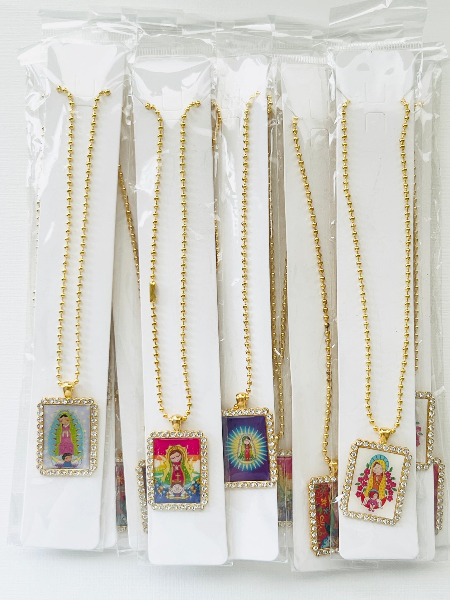 Docena set Cadena y Medalla Virgencita / Bisutería