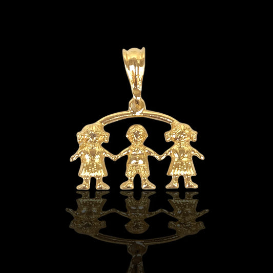 Dije 2 niñas 👧🏻 👧🏻 1 niño 👦🏻 / Oro Laminado 18K