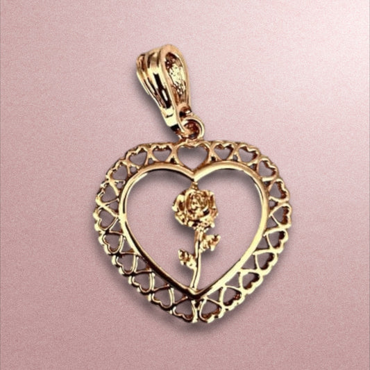 Dije Corazón ♥️ con Rosa 🌹 / Oro Laminado 18K