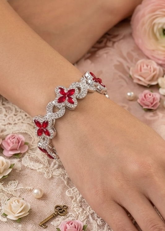 Pulsera Clover bracelet / Oro Laminado 18K