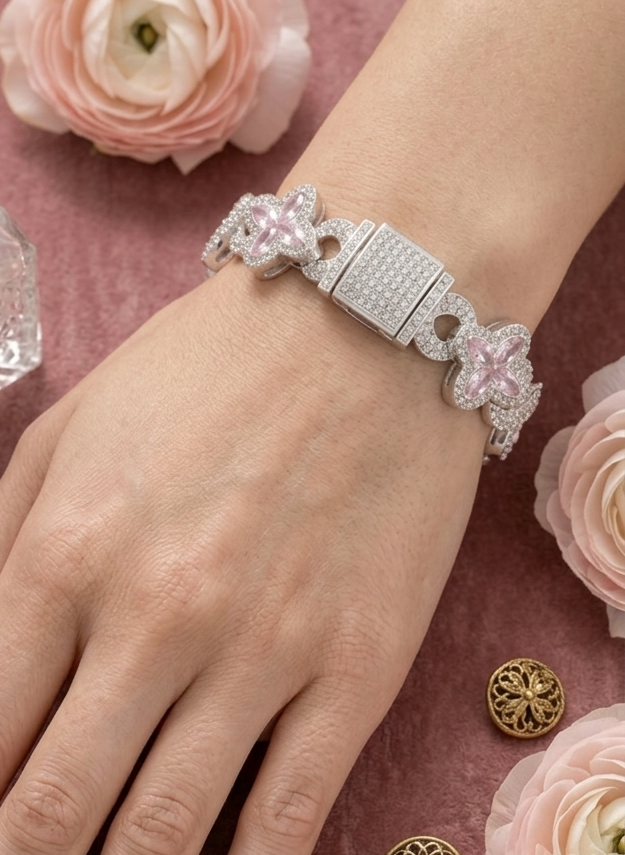 Pulsera Clover bracelet / Oro Laminado 18K